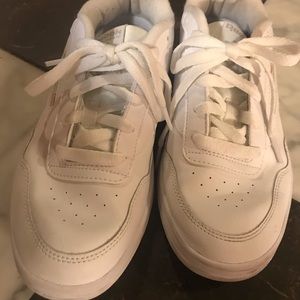 White Reebok sneakers gently used
